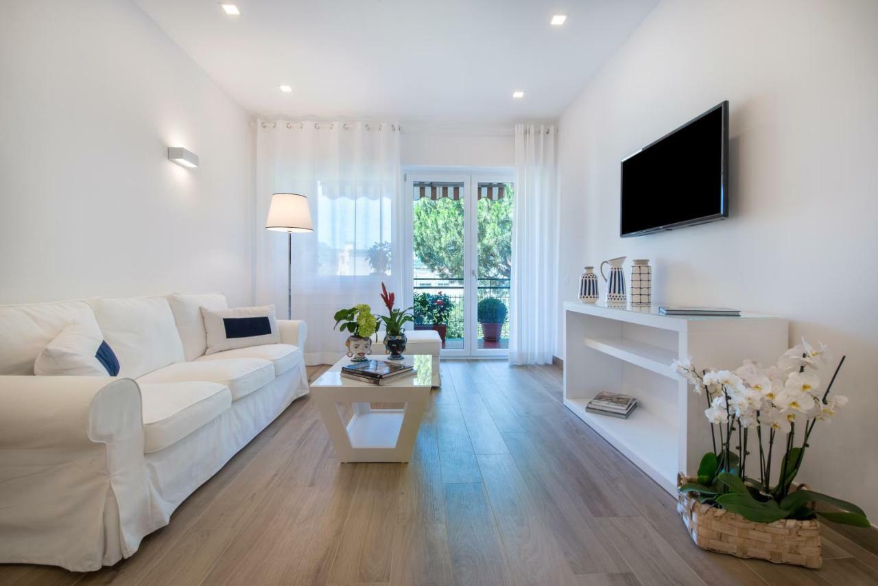 Solymar Apartments Соренто Екстериор снимка