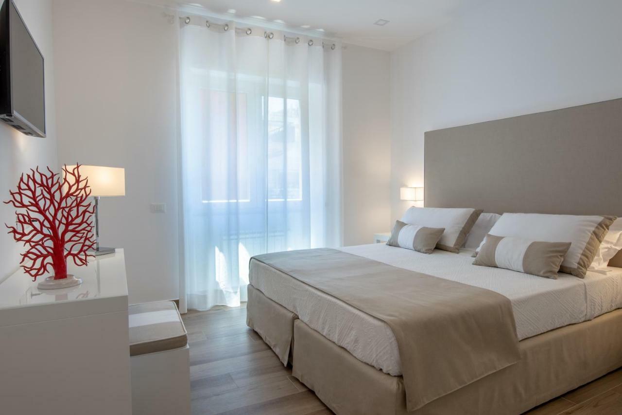 Solymar Apartments Соренто Екстериор снимка
