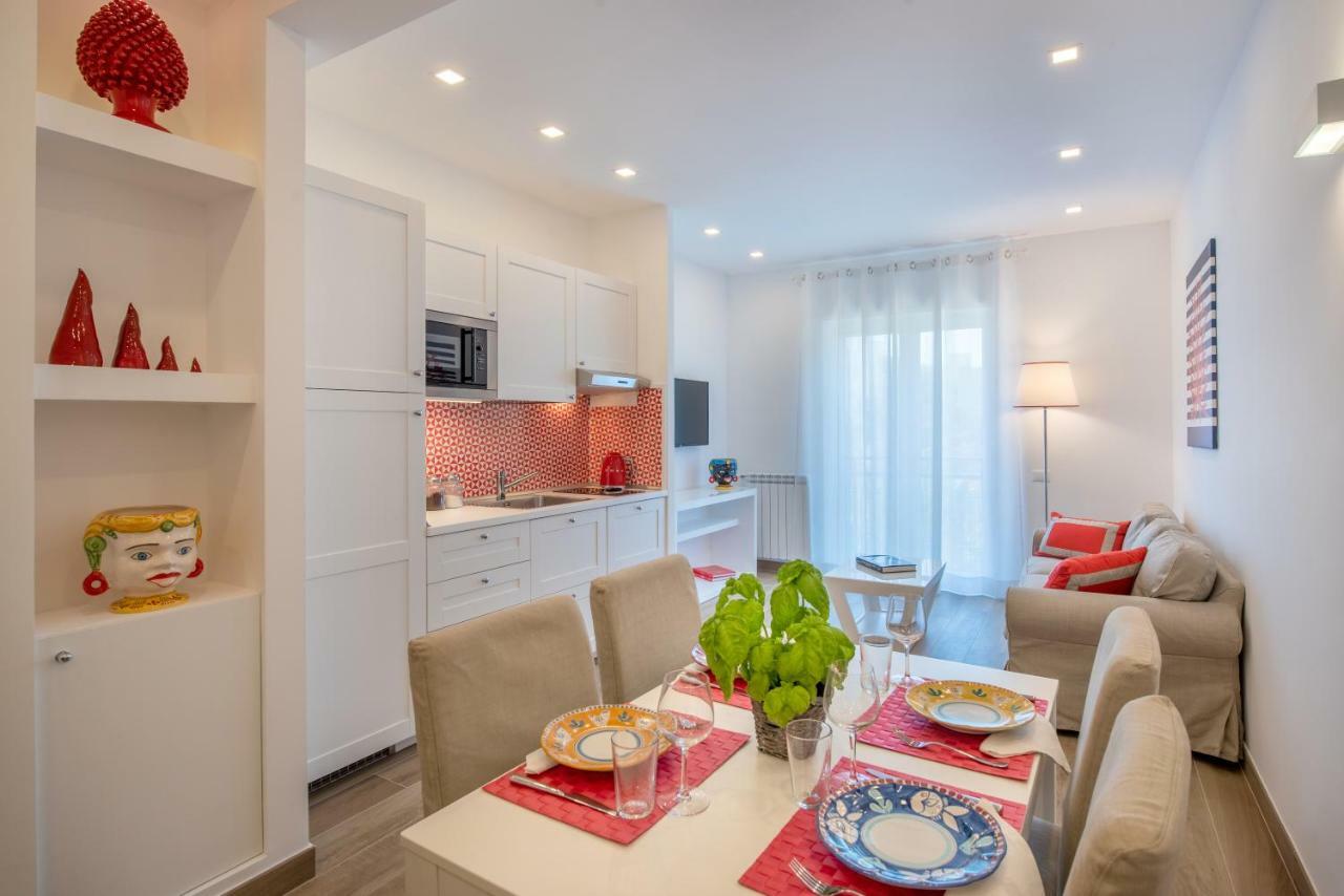 Solymar Apartments Соренто Екстериор снимка