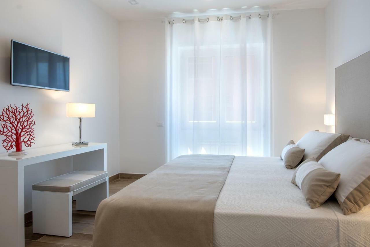 Solymar Apartments Соренто Екстериор снимка